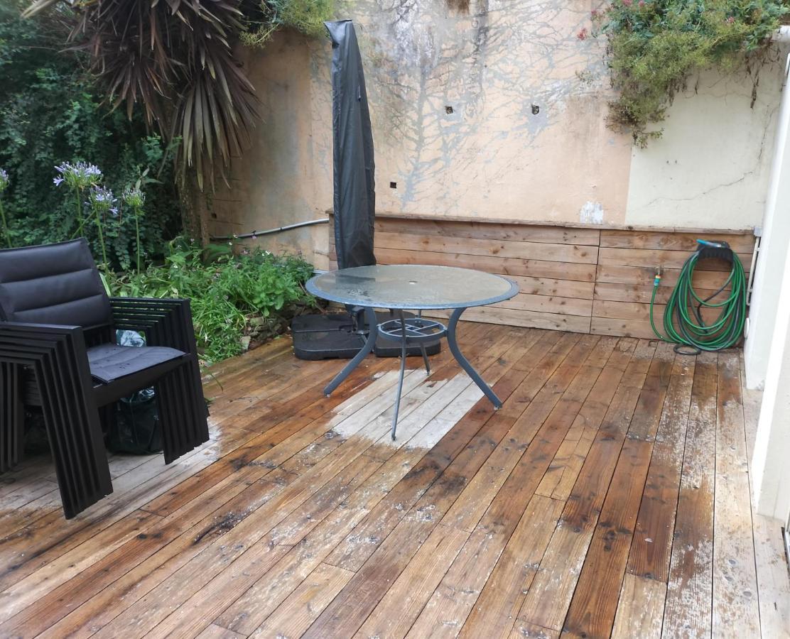 Appartement Au Centre Ville Avec Un Beau Jardin Prive Lannion Exterior foto